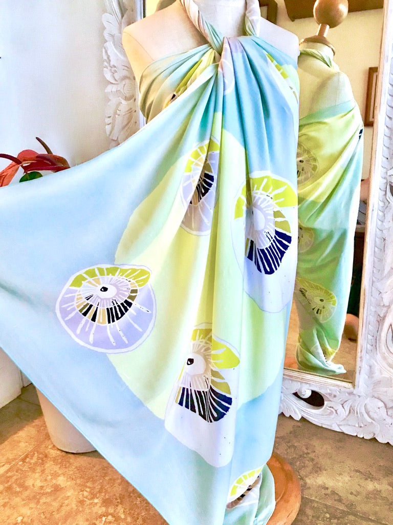 Hawaiian pareo, Tahitian, Tahitian dance, Hawaiian sarong, Hawaii, tropical , Maui, Hana Maui, beach wear, cover up, beach essentials, white clothing, OPIHI pareo, SHELL sarong, SHELL wedding, beach style wedding, white bikini wrap, Polynesian, Polynesia, Polynesian style, Tropical style, Aloha style , OPIHI PAREU, SHELL PAREU