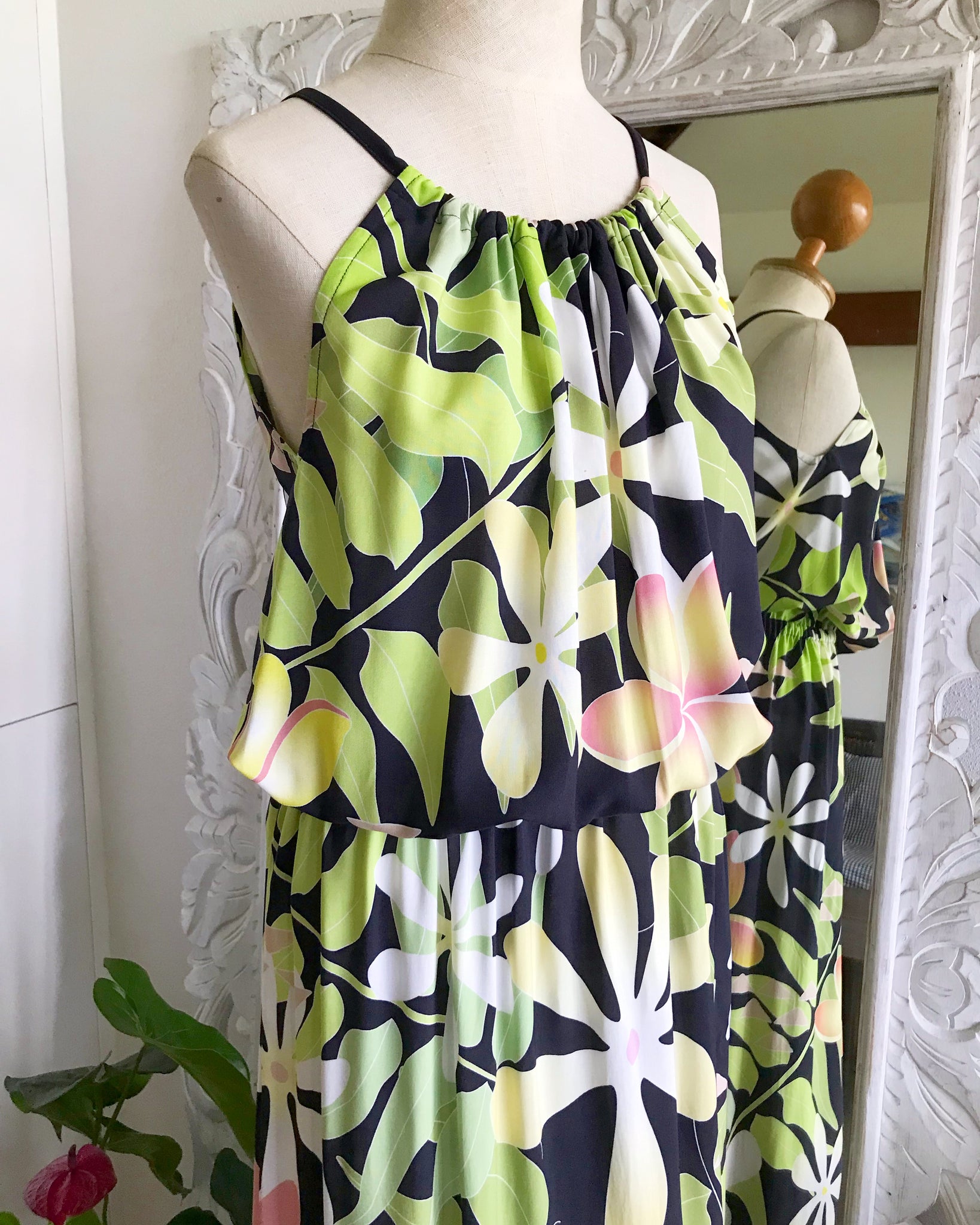 tropical, TROPICAL DRESS, BEACH DRESS BLACK BEACH DRESS, LONG COCKTAIL DRESS, LONG DRESS, SUMMER DRESS, PLUMERIA SUN DRESS, ALOHA DRESS, PLANTS DRESS, PLANT PRINT, ALOHA STYLE, FLORAL DRESS, 