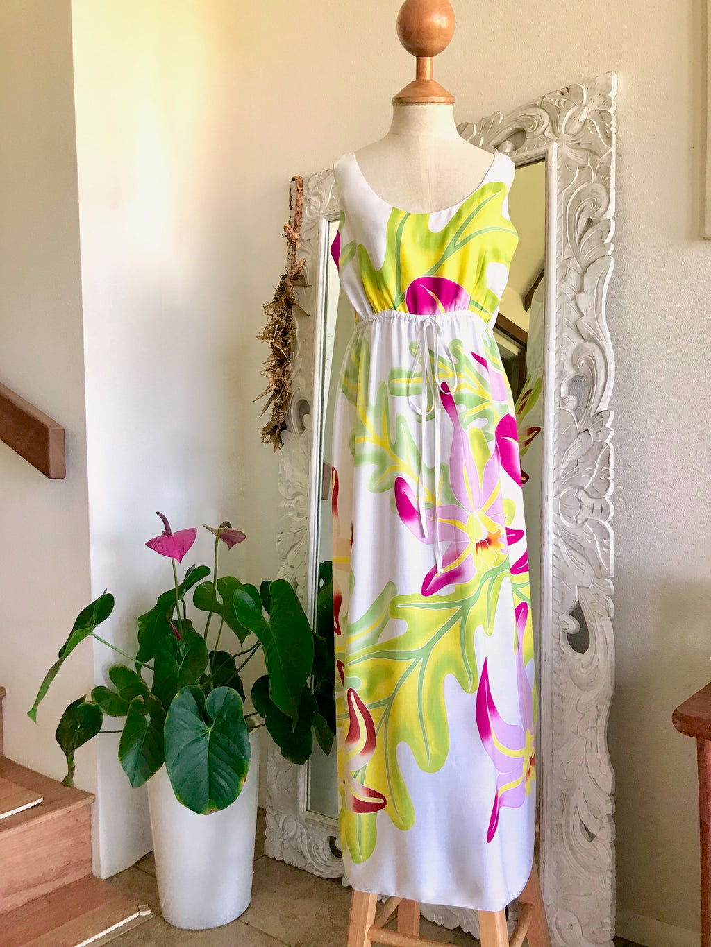white dress, orchid, orchid dress, white, orchid, Aloha attire, Aloha gift, Aloha,  Aloha style, floral, floral style, flower dress, white flower dress