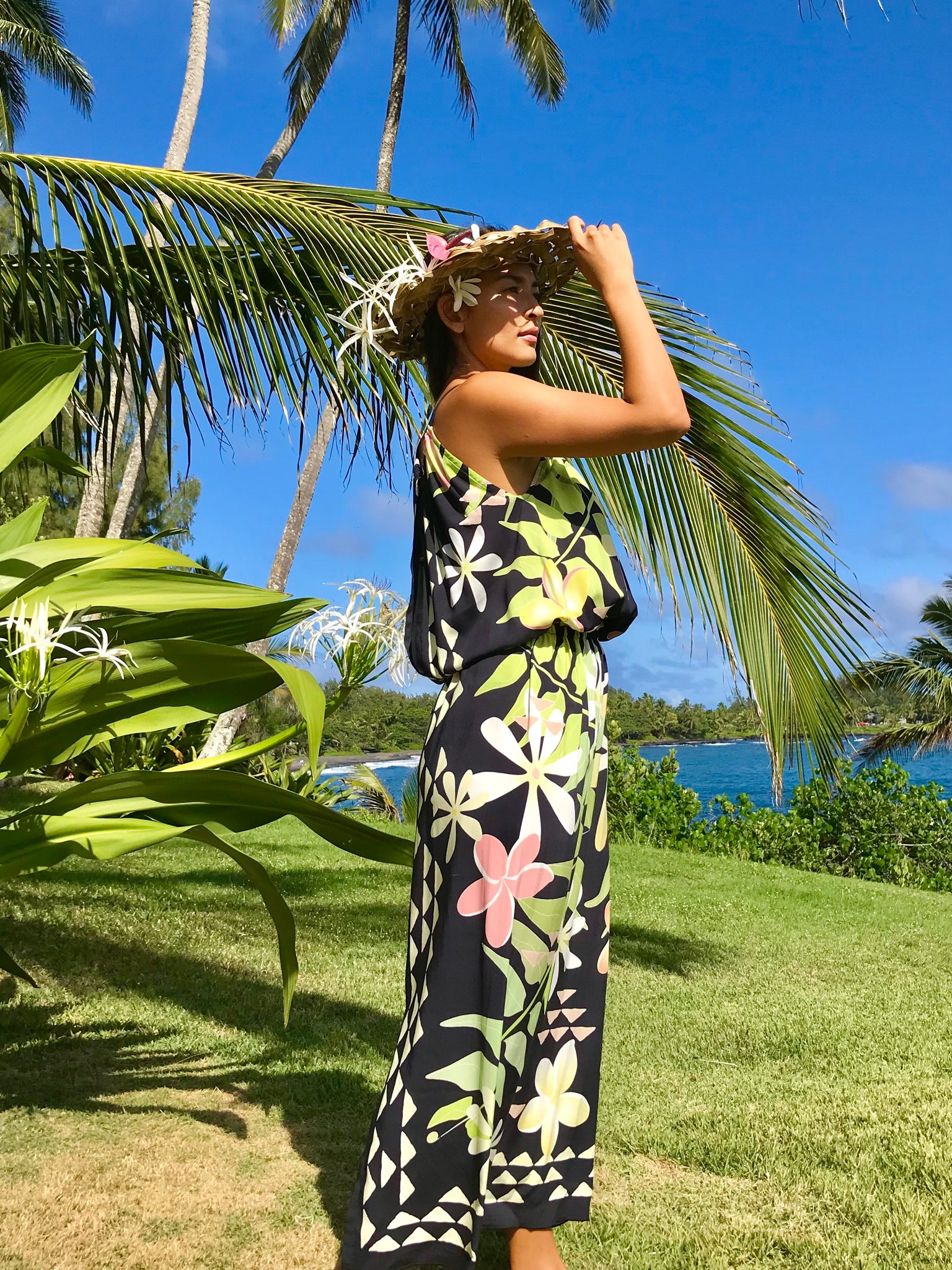 gift, aloha, aloha gift, hawaiian style, hula, tahitian dance, tahitian, フラ、ハワイ、tropical dress,  Tropical Lauhala Garden Sundress, sundress, vacation, resort wear, flower dress, hawaiian , hawaii, maui made, made in maui, beach dress, beach, beach girl, natural, bamboo, eco style, 